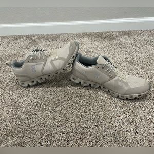 ON RUNNING Cloud 5 Waterproof Running Shoes Size 9.5